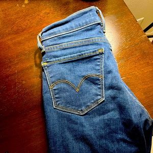 Women’s Levi 710 super skinny size 26